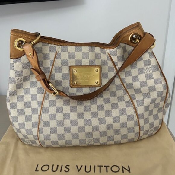 Authentic Louis Vuitton Galliera PM Damier Azure shoulder bag with COA. - Picture 2 of 6
